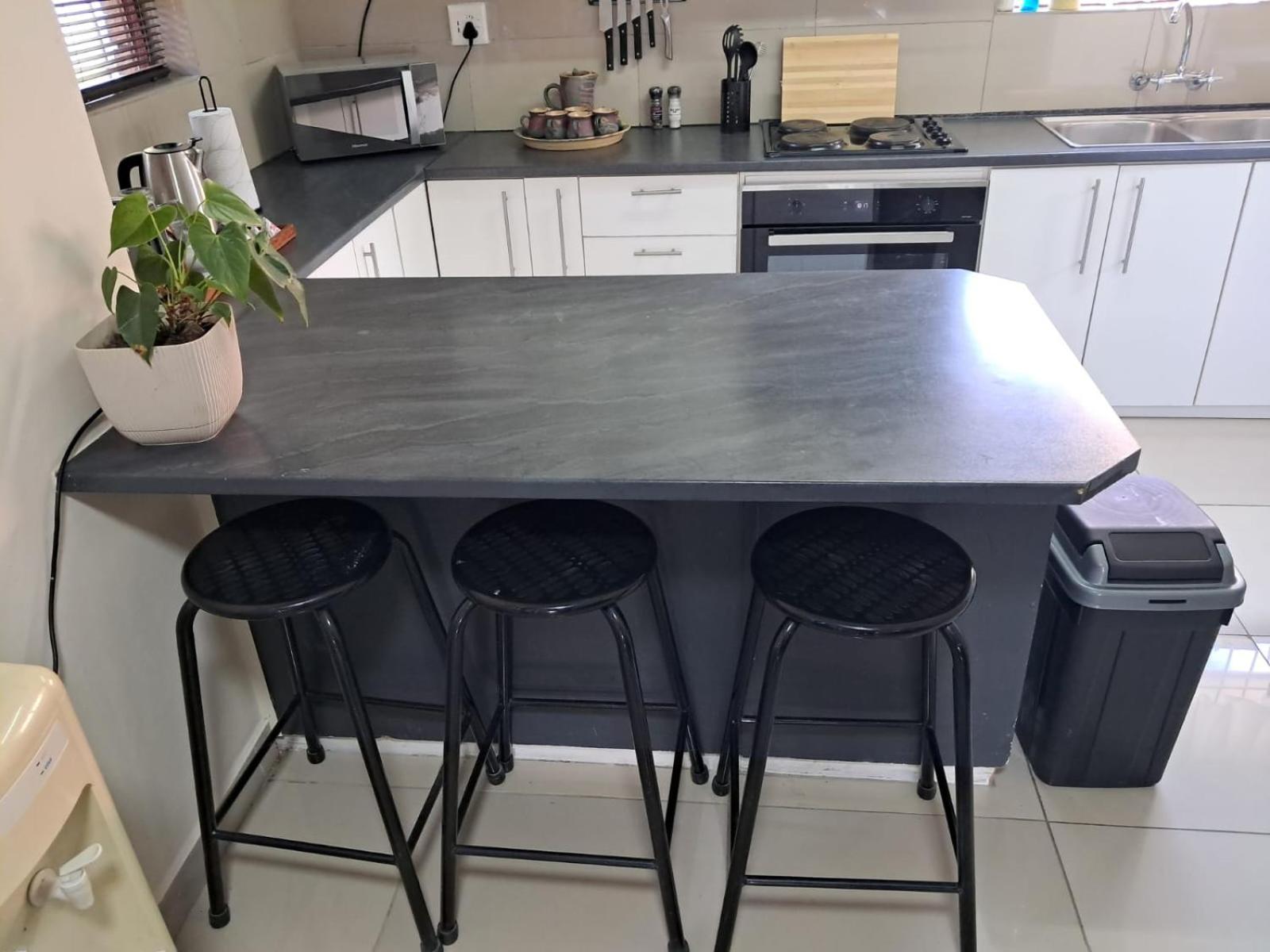 Ina Se Huisie In Blouberg Self Catering Apartment *