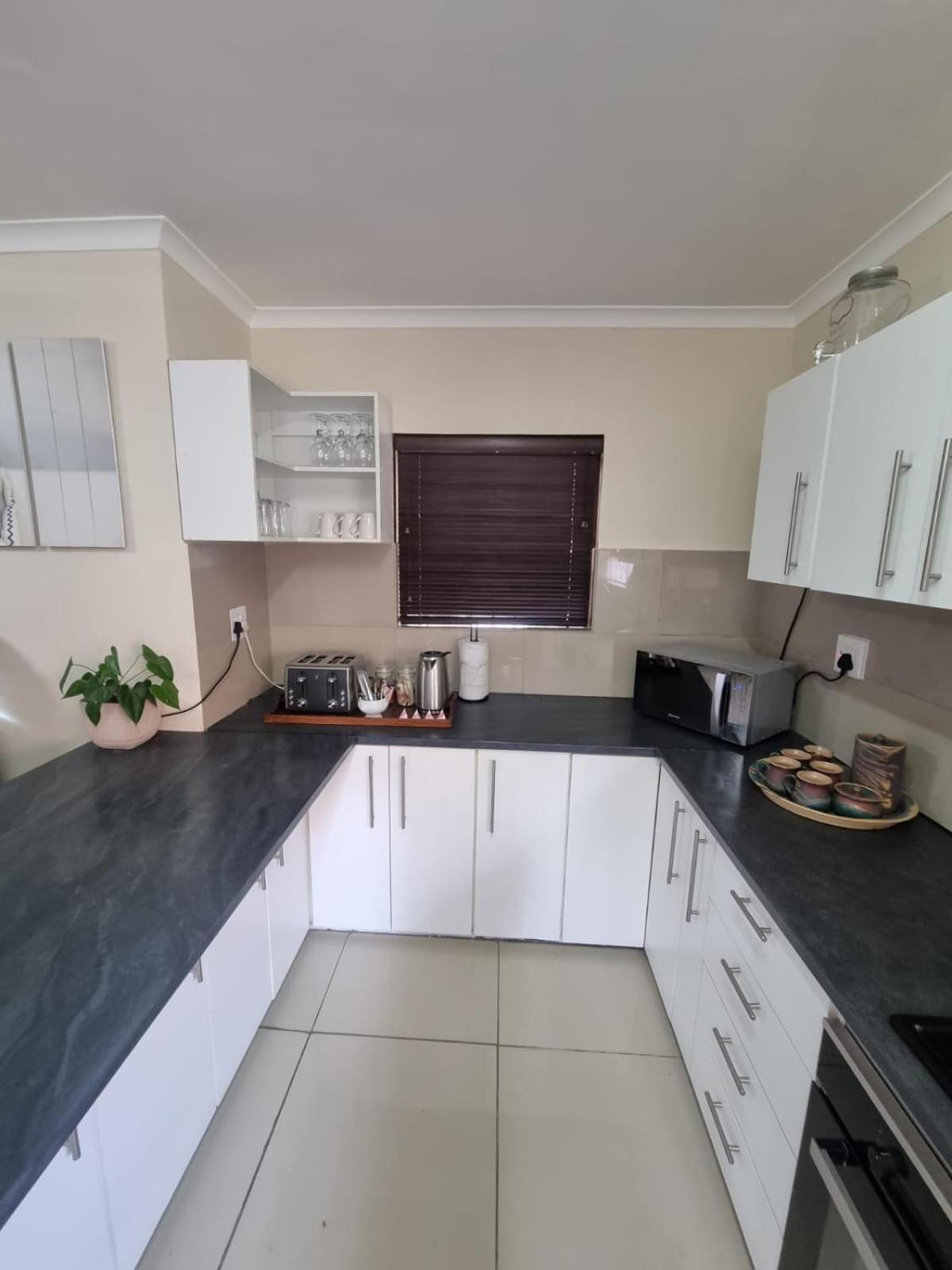 Apartment Ina Se Huisie In Blouberg Self Catering *