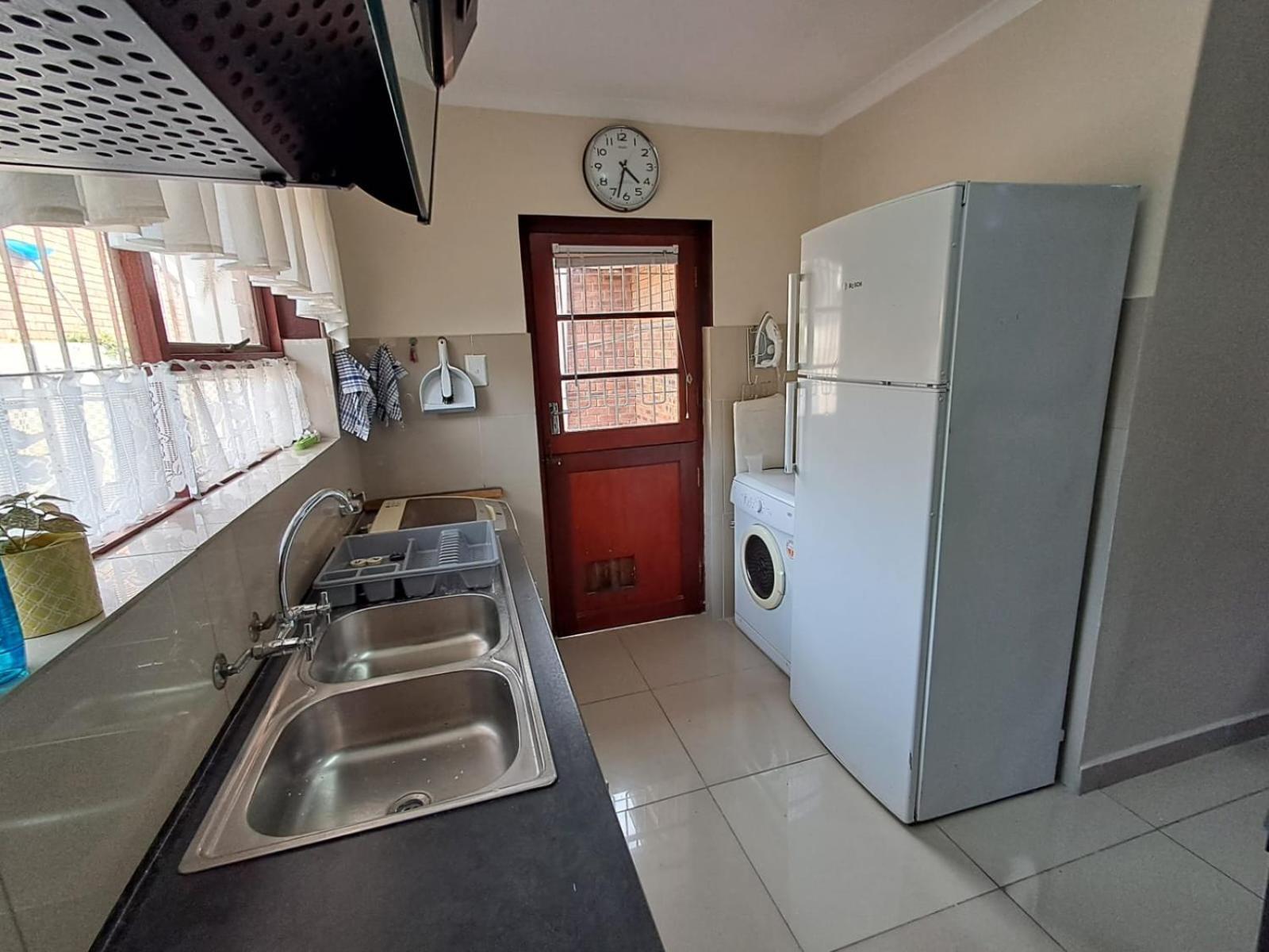 Ina Se Huisie In Blouberg Self Catering Apartment *