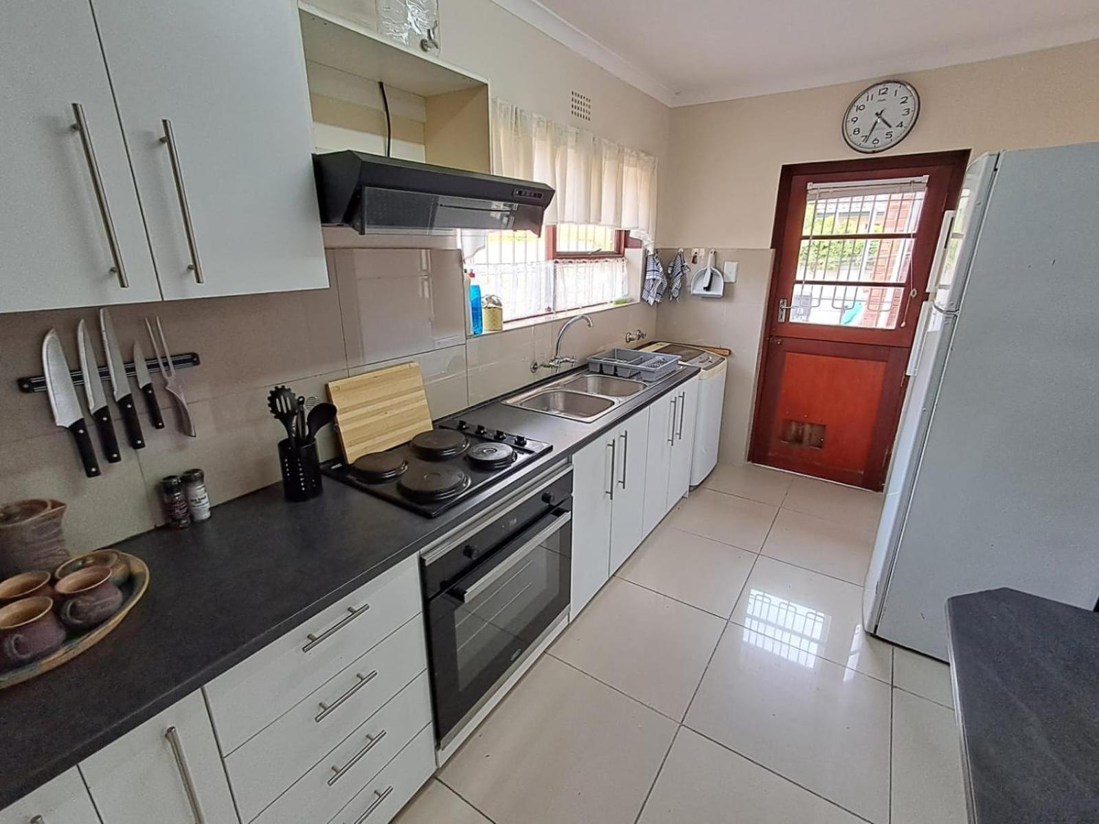 Ina Se Huisie In Blouberg Self Catering Apartment
